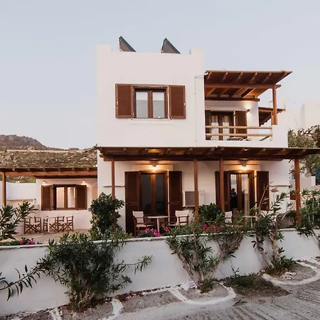 Petros & 4* Naxos City