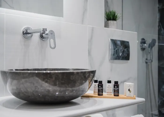 Petros & 4* Naxos City