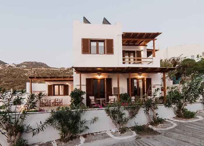 Petros & 4* Naxos City