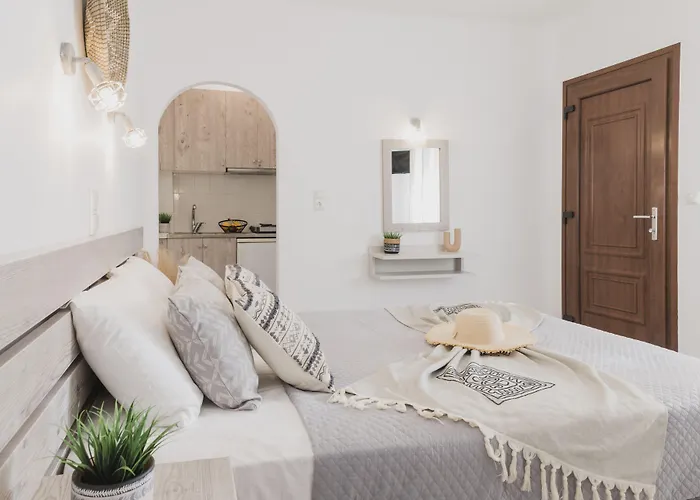 Апарт-отель Petros & 4*