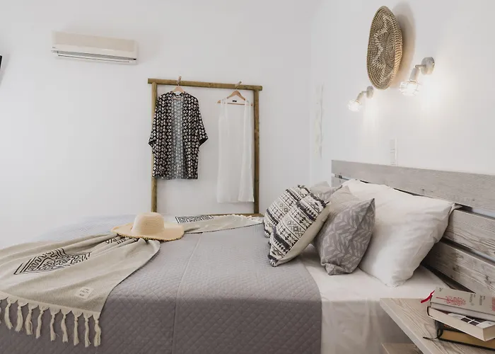 Petros & Апарт-отель 4*