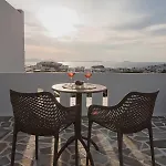 Aparthotel Petros &