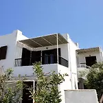 Aparthotel Petros &