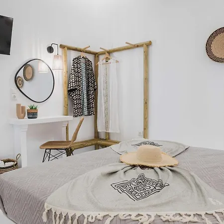 Ξενοδοχείο με διαμερίσματα Petros & Naxos City