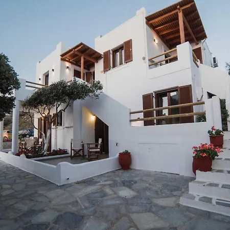 Petros & Naxos City