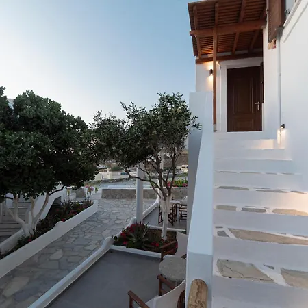 Petros & Naxos City