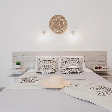 Petros & Naxos City