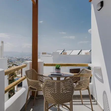 Petros & Naxos City