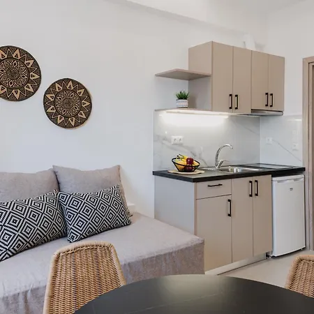 Petros & Aparthotel