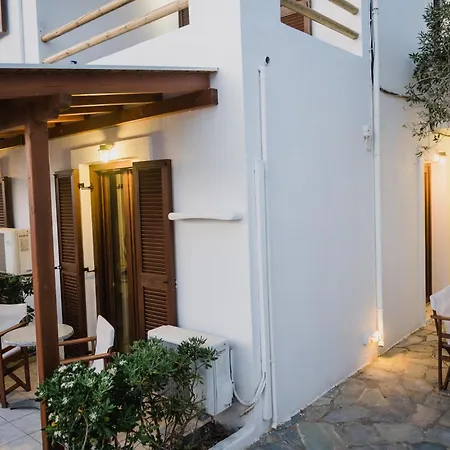 Aparthotel Petros &