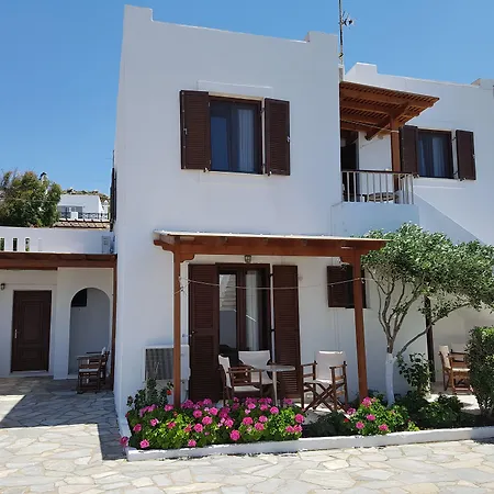 Petros & Aparthotel 3*