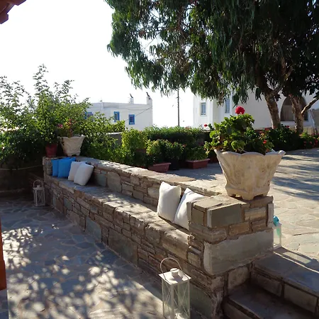 Ξενοδοχείο με διαμερίσματα Petros &