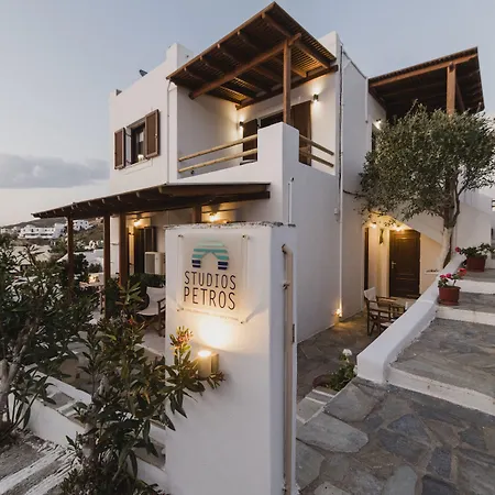 Petros & 3* Naxos City