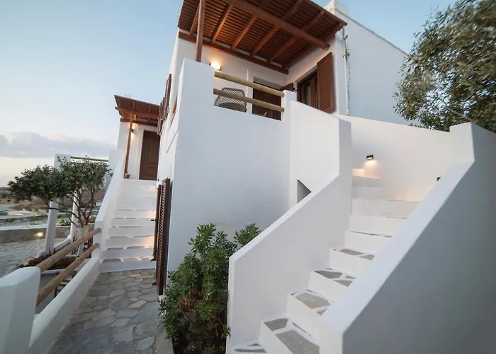 Petros & Aparthotel 3*