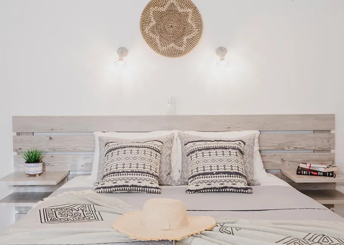 Petros & Aparthotel 3*