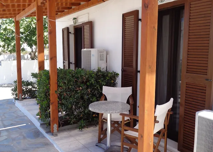 Aparthotel Petros & 3*