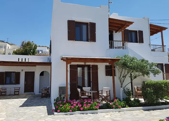 Petros & Aparthotel 3*