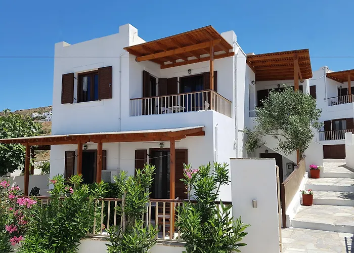 Aparthotel Petros & 3*